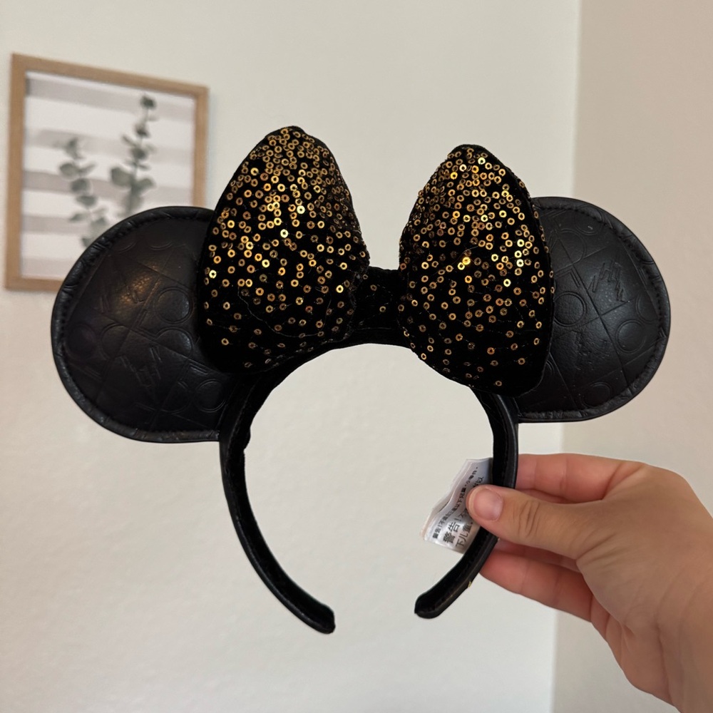 Disney World 50th Black and Gold Sequin Ears - EUC Disney Parks